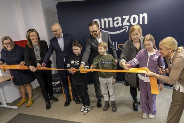 Amazon scommette su Varsavia: nasce la prima STEM Kindloteka
