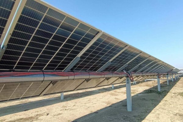 Hoe albedo de efficiëntie van bifaciale fotovoltaïsche systemen aanstuurt