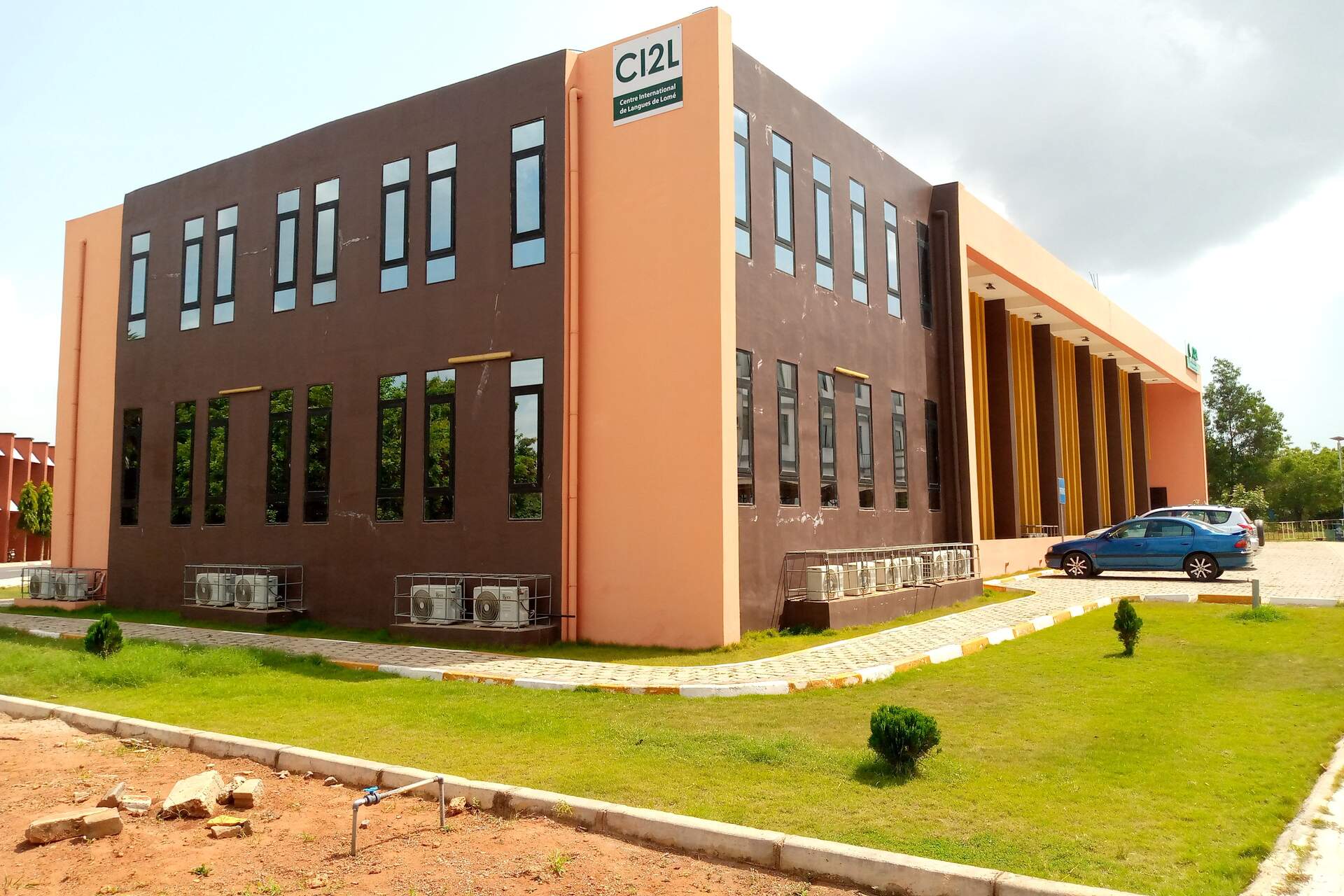 Togo: un Paese in rapida trasformazione digitale, tra infrastrutture moderne, inclusione sociale e innovazione agricola, con Lomé che si afferma come hub tecnologico strategico per l’Africa occidentale e per le startup emergenti
