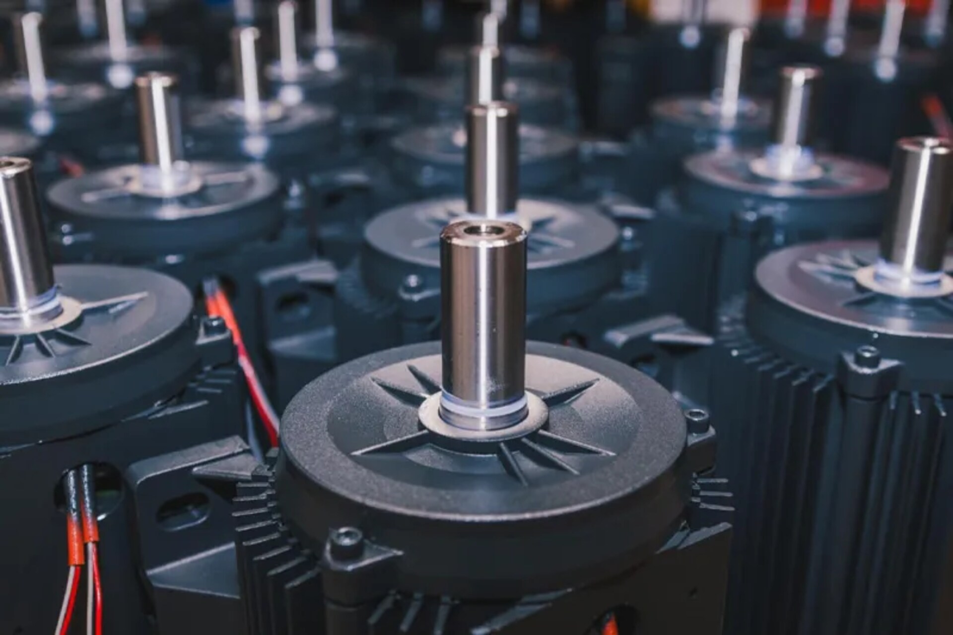 Orange1: gruppo europeo leader nei motori elettrici e nella pressofusione, promuove qualità, sostenibilità e integrazione verticale con stabilimenti e centri R&D in continua espansione globale