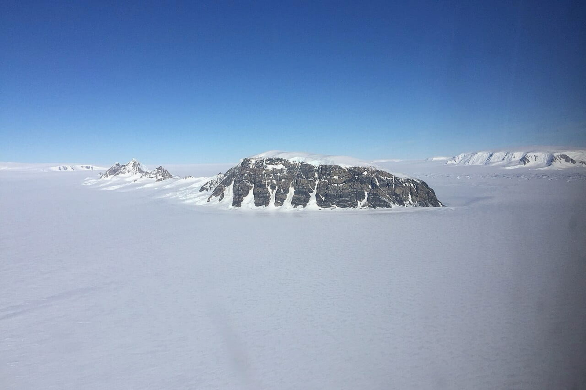 Marie Byrd Land: vasto territorio antartico non reclamato, osservato da satelliti e missioni scientifiche per studiare i cambiamenti climatici e lo scioglimento dei ghiacci polari
