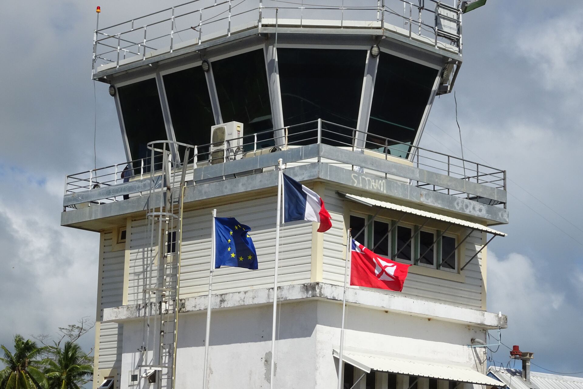 Wallis e Futuna: Orange e SES collaborano per portare Internet veloce alle isole polinesiane tramite tecnologie satellitari avanzate e fonti energetiche rinnovabili