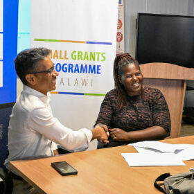 Progetti sostenibili spingono l’innovazione comunitaria in Malawi