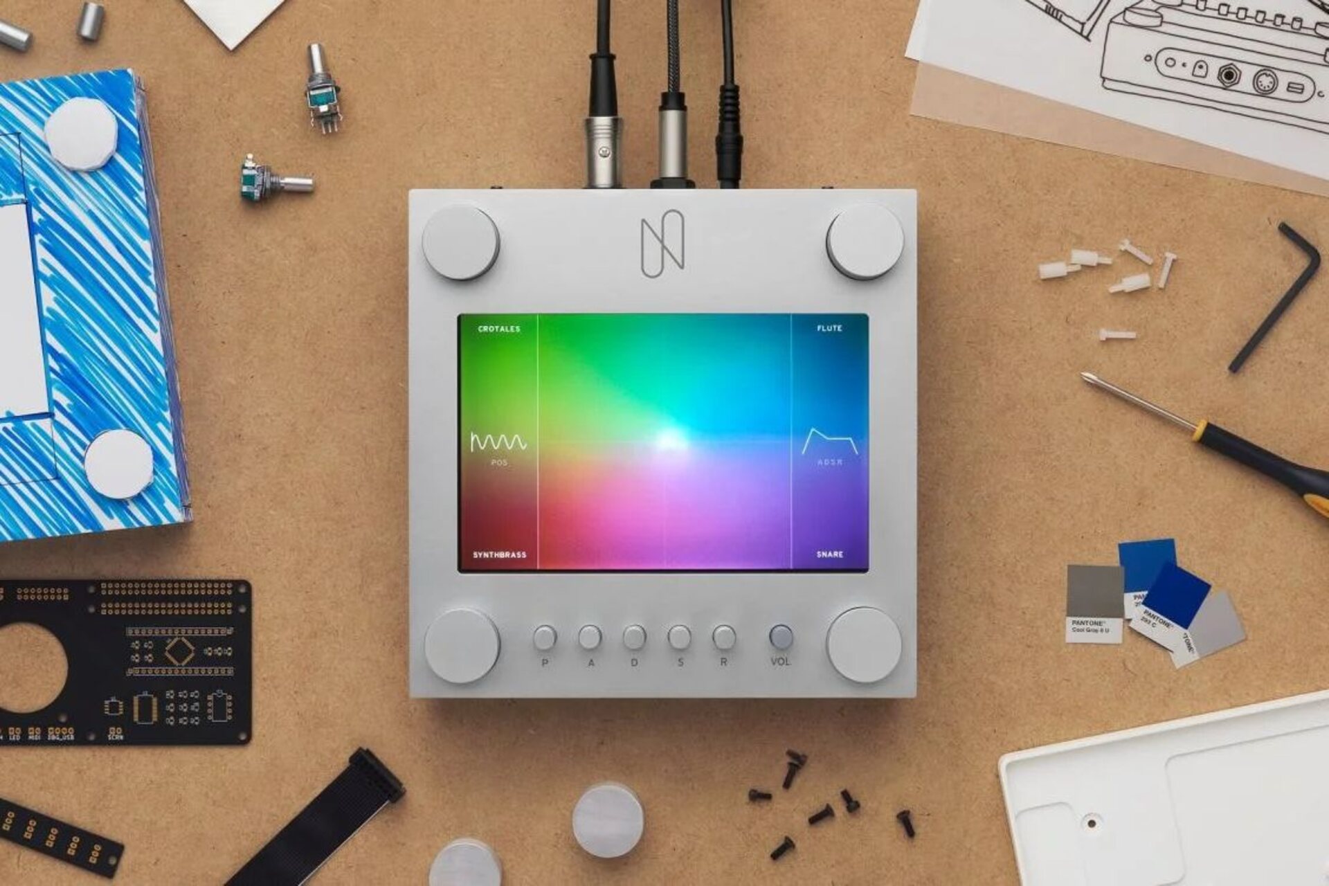 Musica artificiale: rappresentazione visiva della collaborazione tra intelligenza artificiale e musicisti umani nella creazione sonora contemporanea, tra algoritmi generativi, strumenti digitali e composizione algoritmica evolutiva