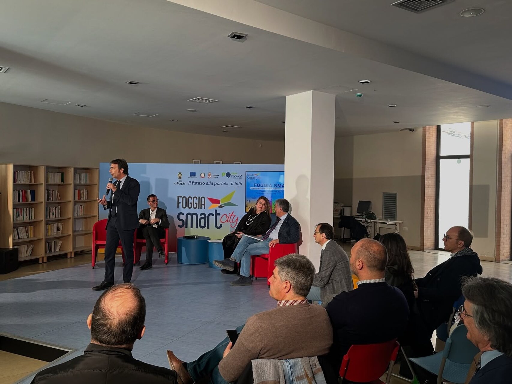 Foggia Smart City: esempio virtuoso di smart governance territoriale nel Sud Italia, che punta a costruire una rete urbana intelligente e replicabile, capace di connettere cittadini, amministrazione e imprese attraverso soluzioni digitali evolute