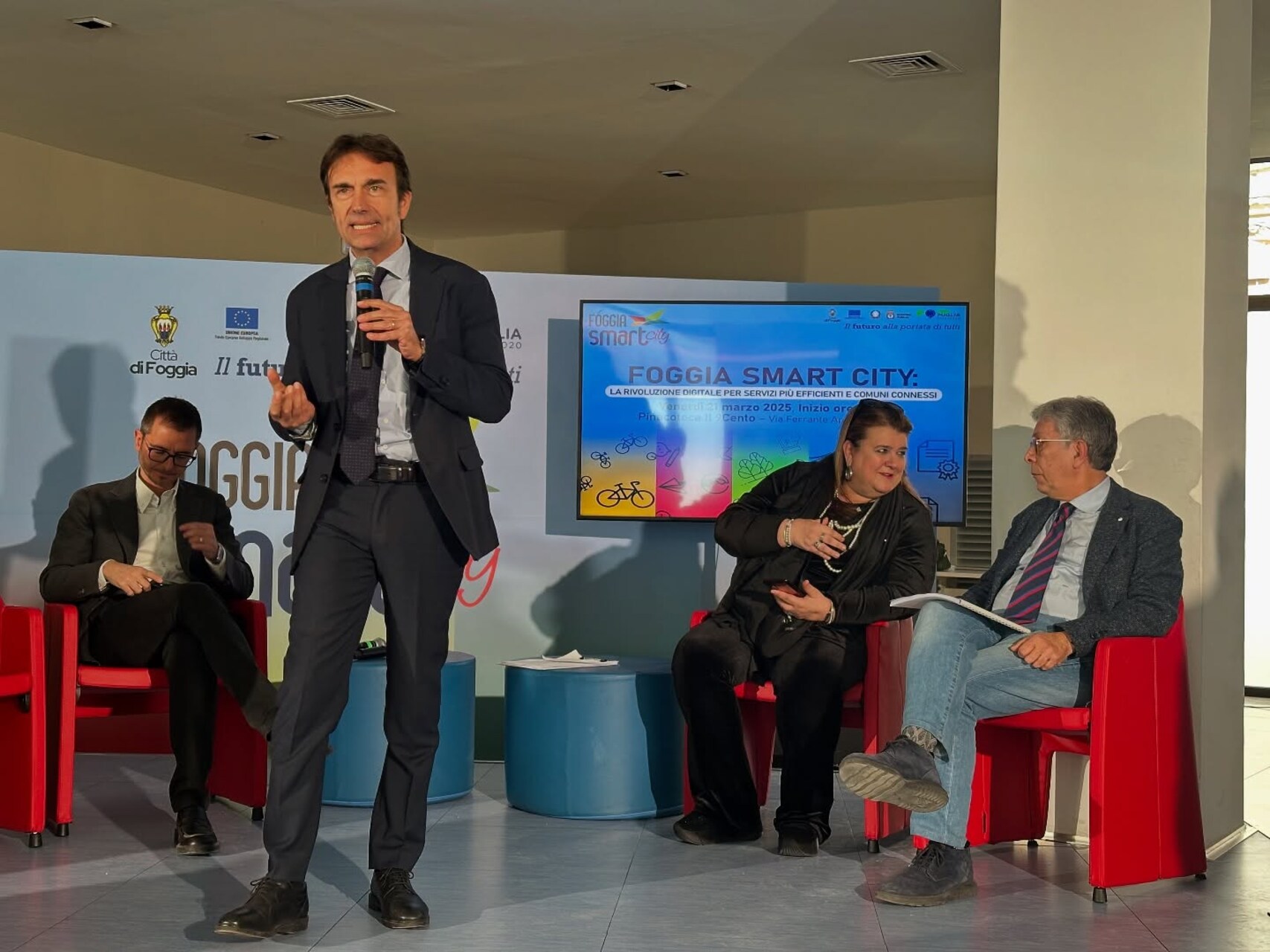 Foggia Smart City: iniziativa di trasformazione digitale urbana che promuove una città più sostenibile, interconnessa e trasparente grazie all’uso di tecnologie avanzate, open data, sensori ambientali e servizi partecipativi per i cittadini