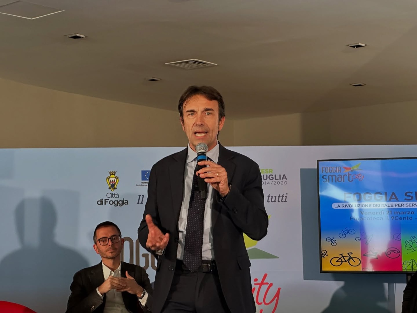 Foggia Smart City: esempio virtuoso di smart governance territoriale nel Sud Italia, che punta a costruire una rete urbana intelligente e replicabile, capace di connettere cittadini, amministrazione e imprese attraverso soluzioni digitali evolute