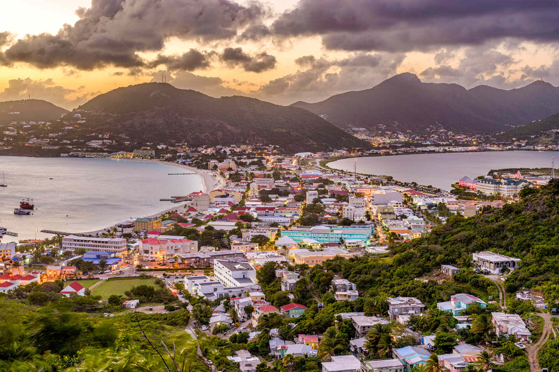 Sint Maarten: strategie innovative di resilienza e gestione del rischio climatico nei Caraibi olandesi, con fondi di riserva e strumenti finanziari per sostenere comunità, economia e infrastrutture contro uragani e altri eventi estremi