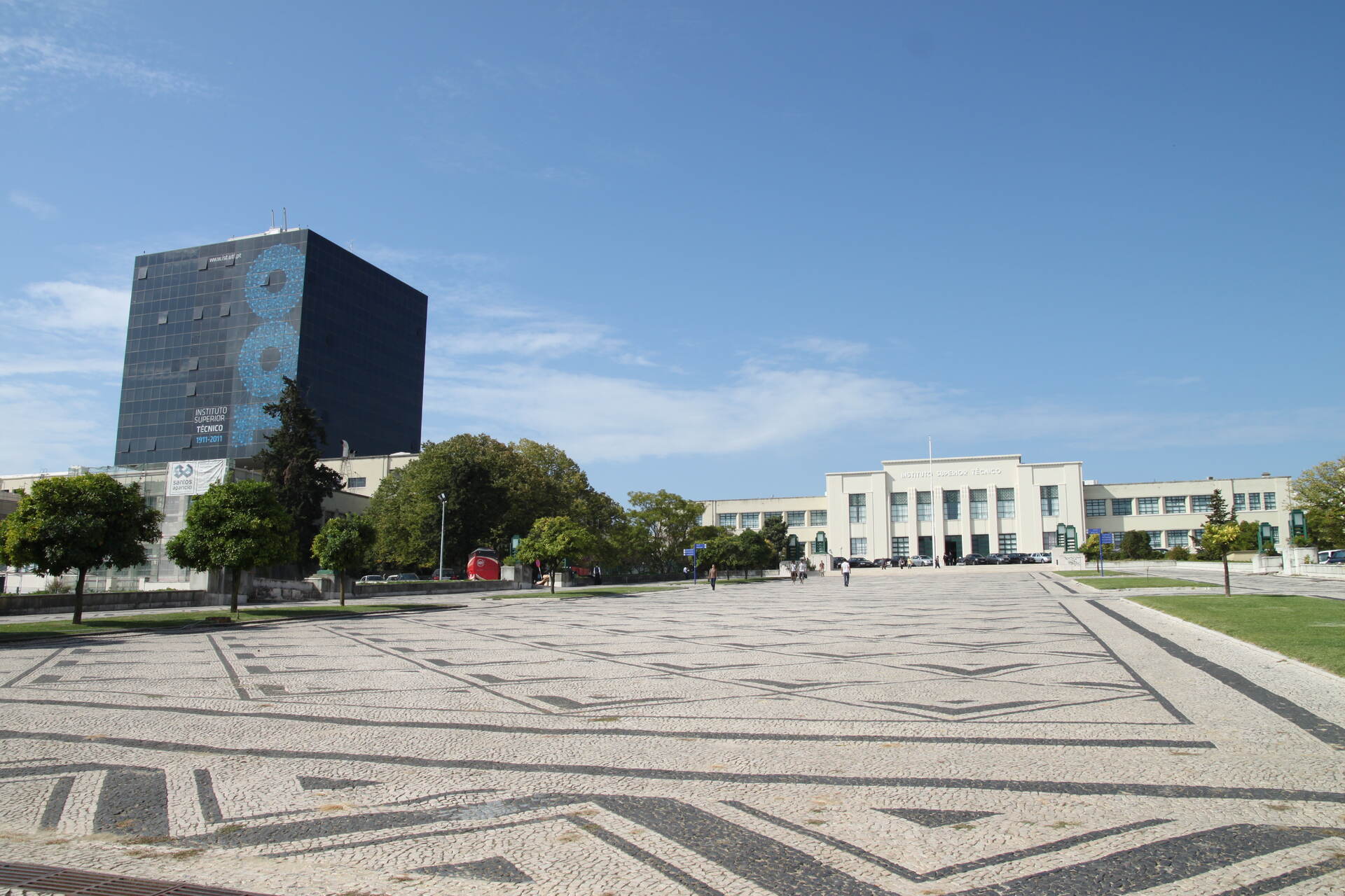 Istituto Superior Técnico: il principale polo di ingegneria del Portogallo, punto di riferimento europeo per ricerca, formazione e innovazione tecnologica, con un campus che unisce tradizione e modernità
