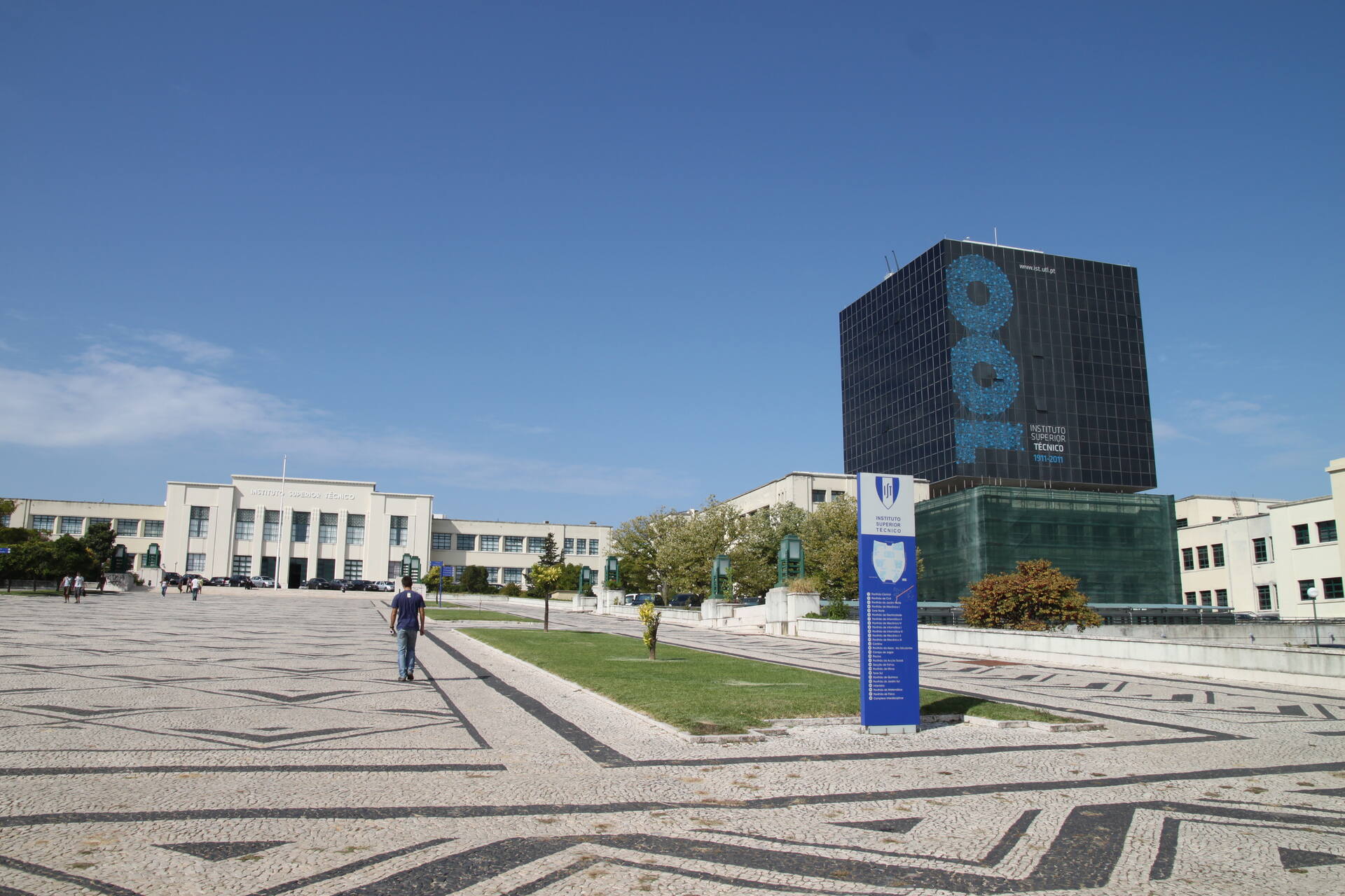 Istituto Superior Técnico: il principale polo di ingegneria del Portogallo, punto di riferimento europeo per ricerca, formazione e innovazione tecnologica, con un campus che unisce tradizione e modernità
