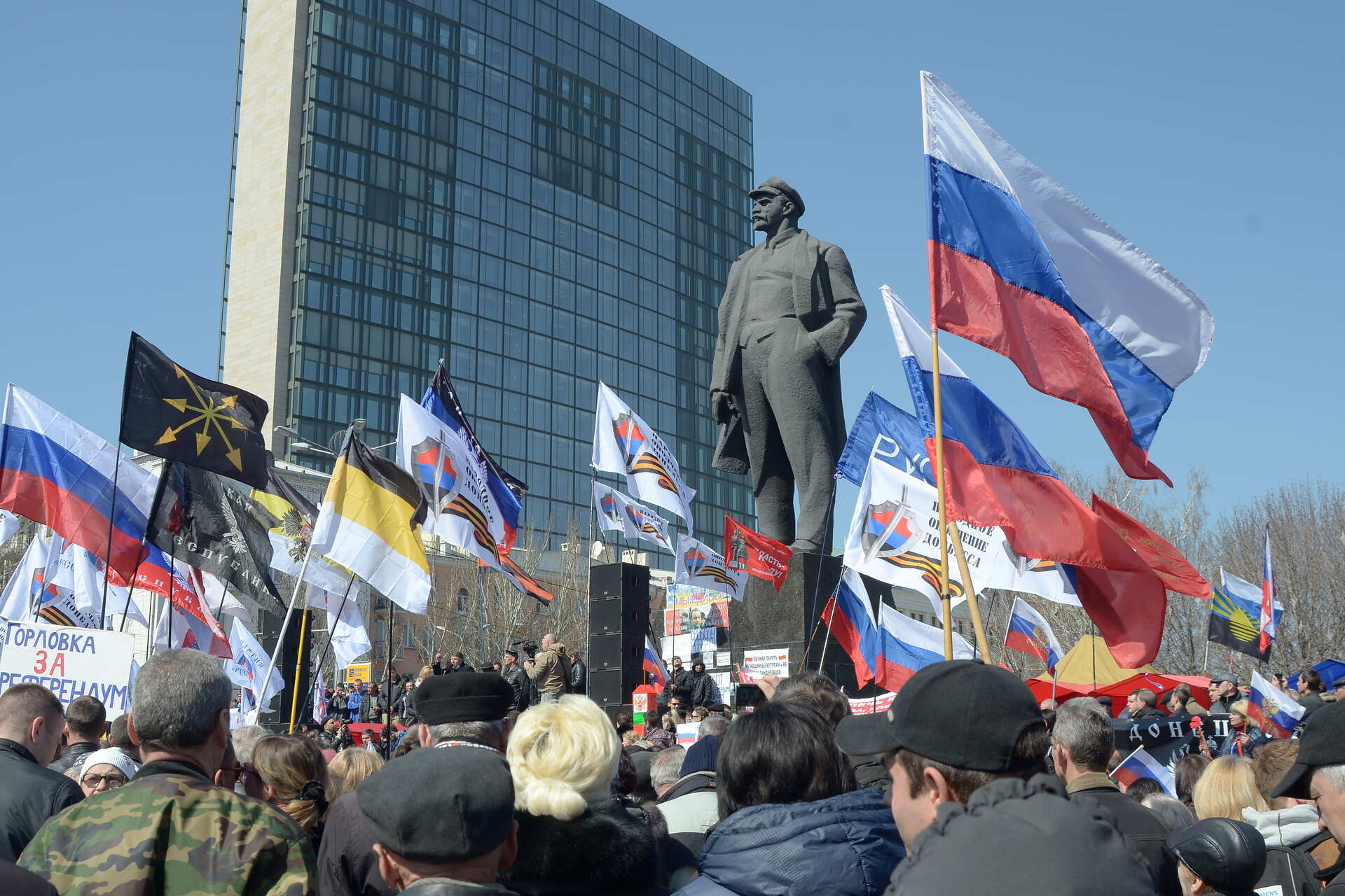 Terre rare e gas: dal Donetsk alla Crimea, passando per Lugansk, le ricchezze minerarie alimentano ambizioni opposte, accordi globali e logiche di sfruttamento