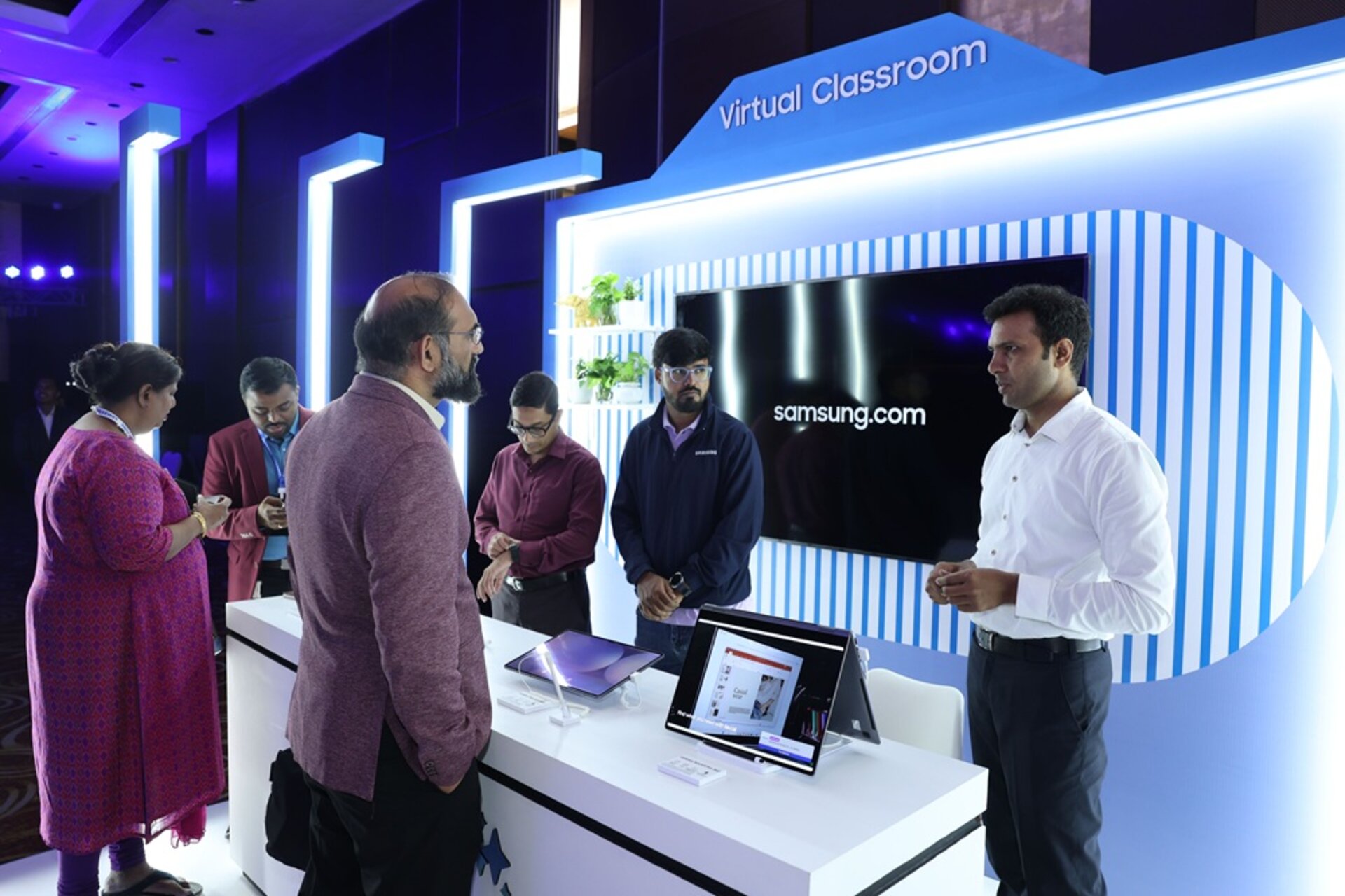 Il Business Experience Studio di Samsung a Mumbai offre un percorso immersivo che mostra come tecnologie connesse e intelligenza artificiale possano trasformare settori diversi in chiave futura