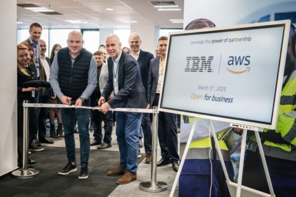 IBM и AWS выбирают Бухарест для создания инновационной лаборатории.