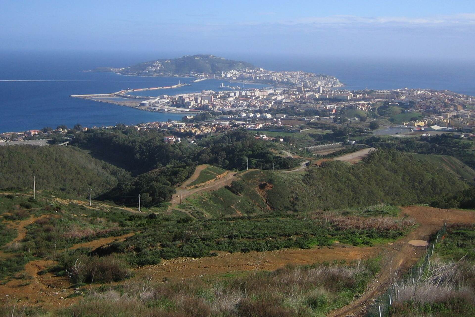 Ceuta: la città autonoma spagnola nel Nord Africa si apre al futuro con il progetto Odissea, un hub di innovazione turistica che unisce sostenibilità, tecnologia digitale e giovani startup per trasformare il Mediterraneo in un laboratorio di sperimentazione