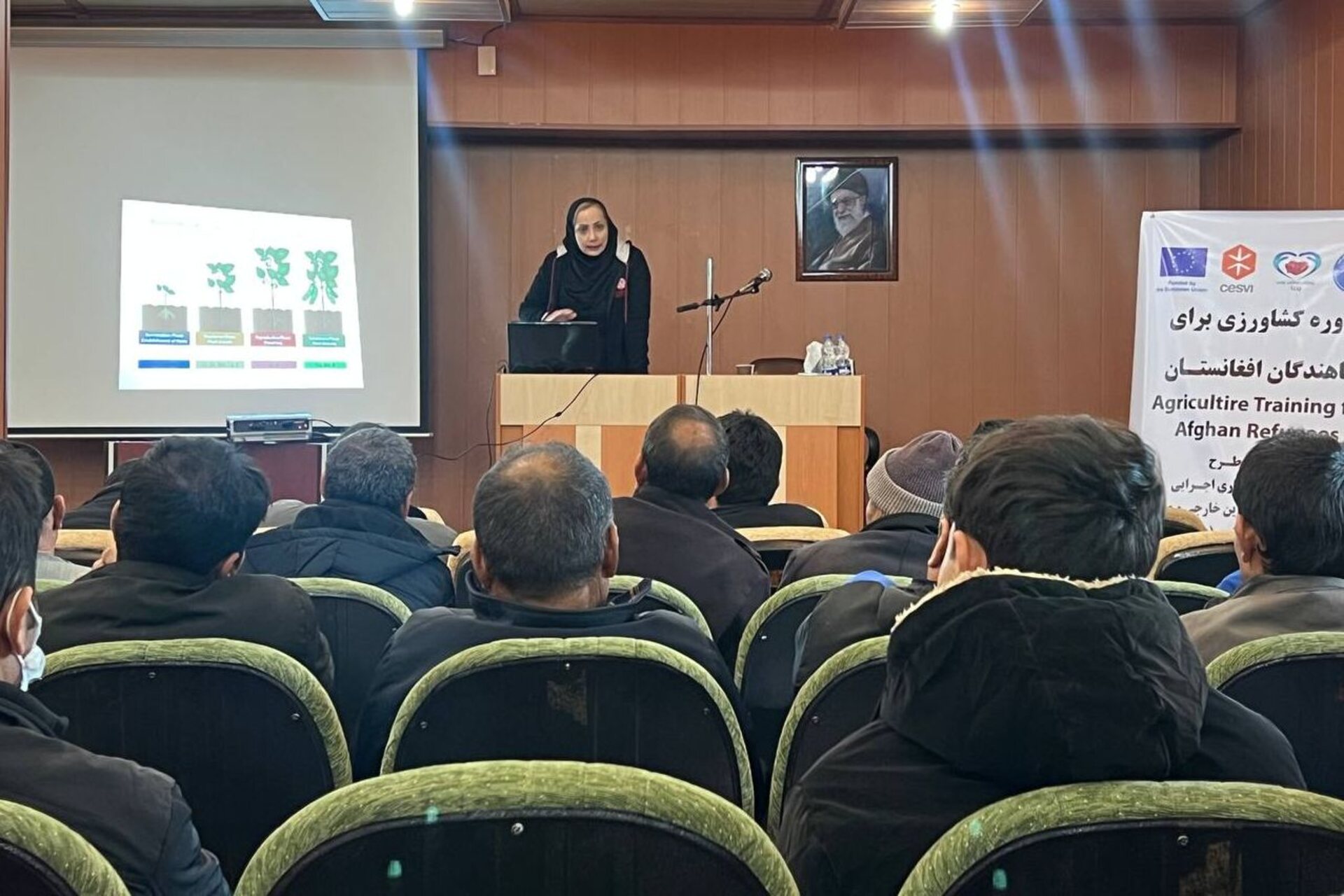 Rifugiati e resilienza climatica: l’integrazione tra tecnologia, cooperazione internazionale e saperi locali aiuta le popolazioni afghane in Iran a trasformare l’agricoltura in uno strumento di adattamento, inclusione e sviluppo sostenibile in aree colpite da siccità