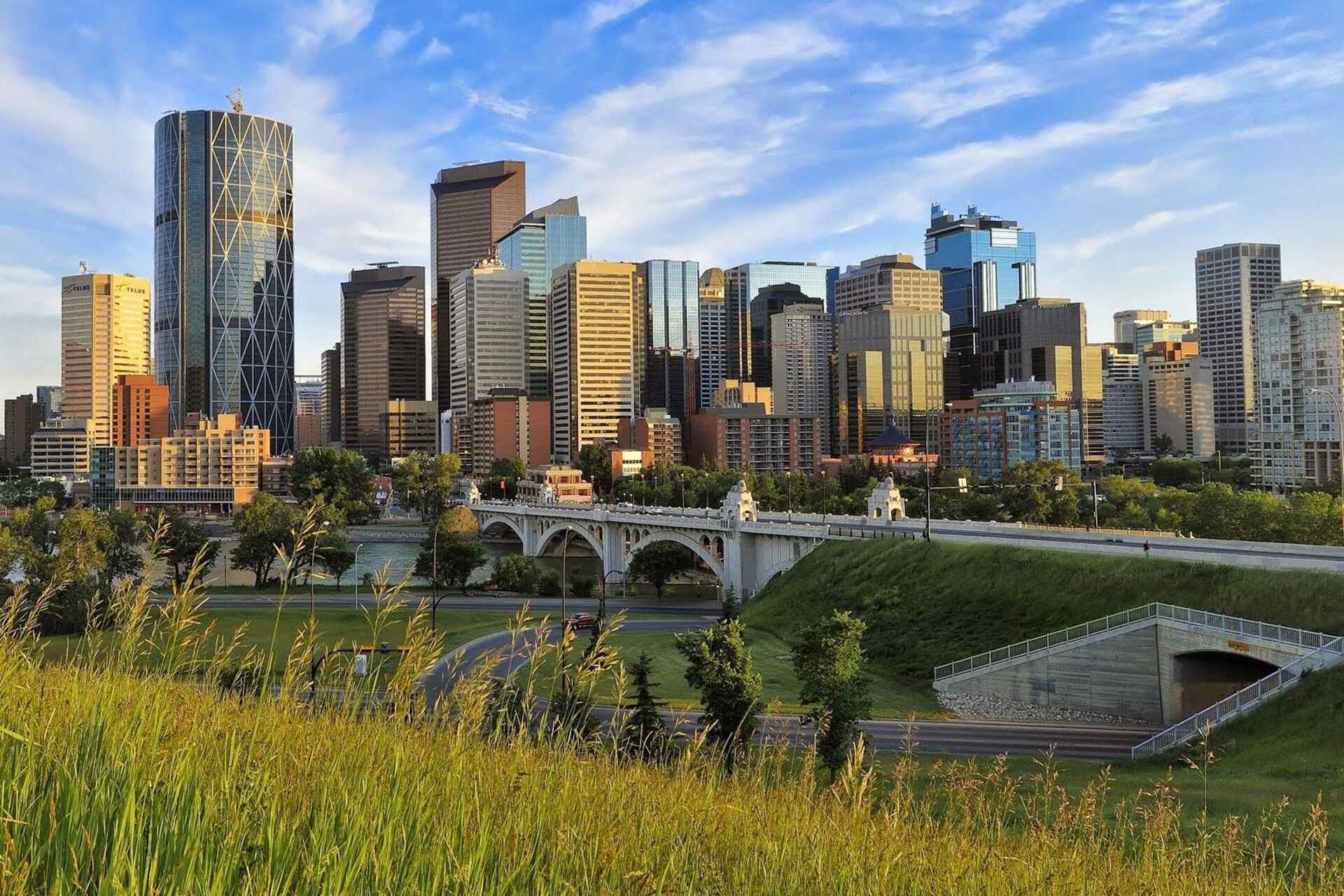Calgary: città canadese in rapida crescita tecnologica, con skyline moderno, imprese innovative, università all’avanguardia e un ecosistema in espansione nel cuore dell’Alberta