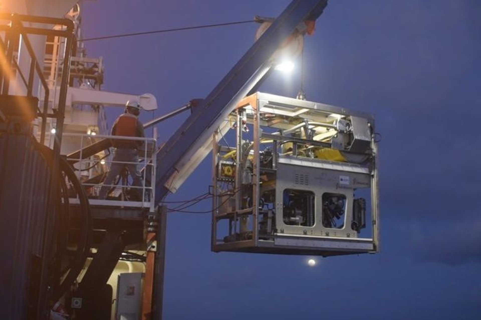 Tesoro sommerso del Giappone: ricerca scientifica della Nippon Foundation e dell’Università di Tokyo sui metalli rari presenti nel fango oceanico profondo al largo dell’isola di Minami-Torishima