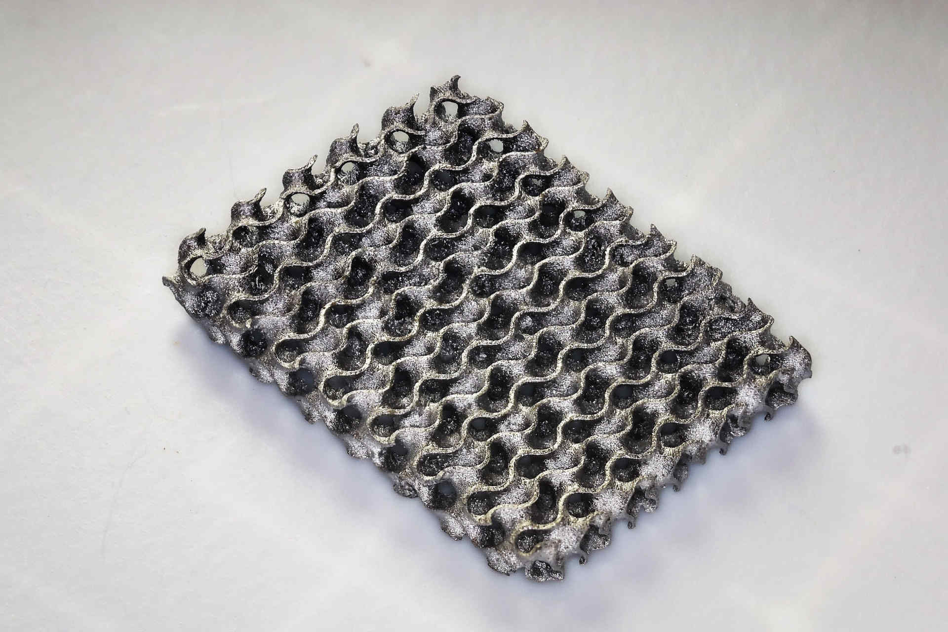 Infusione di sali metallici nell'idrogel: come cambia la stampa 3D