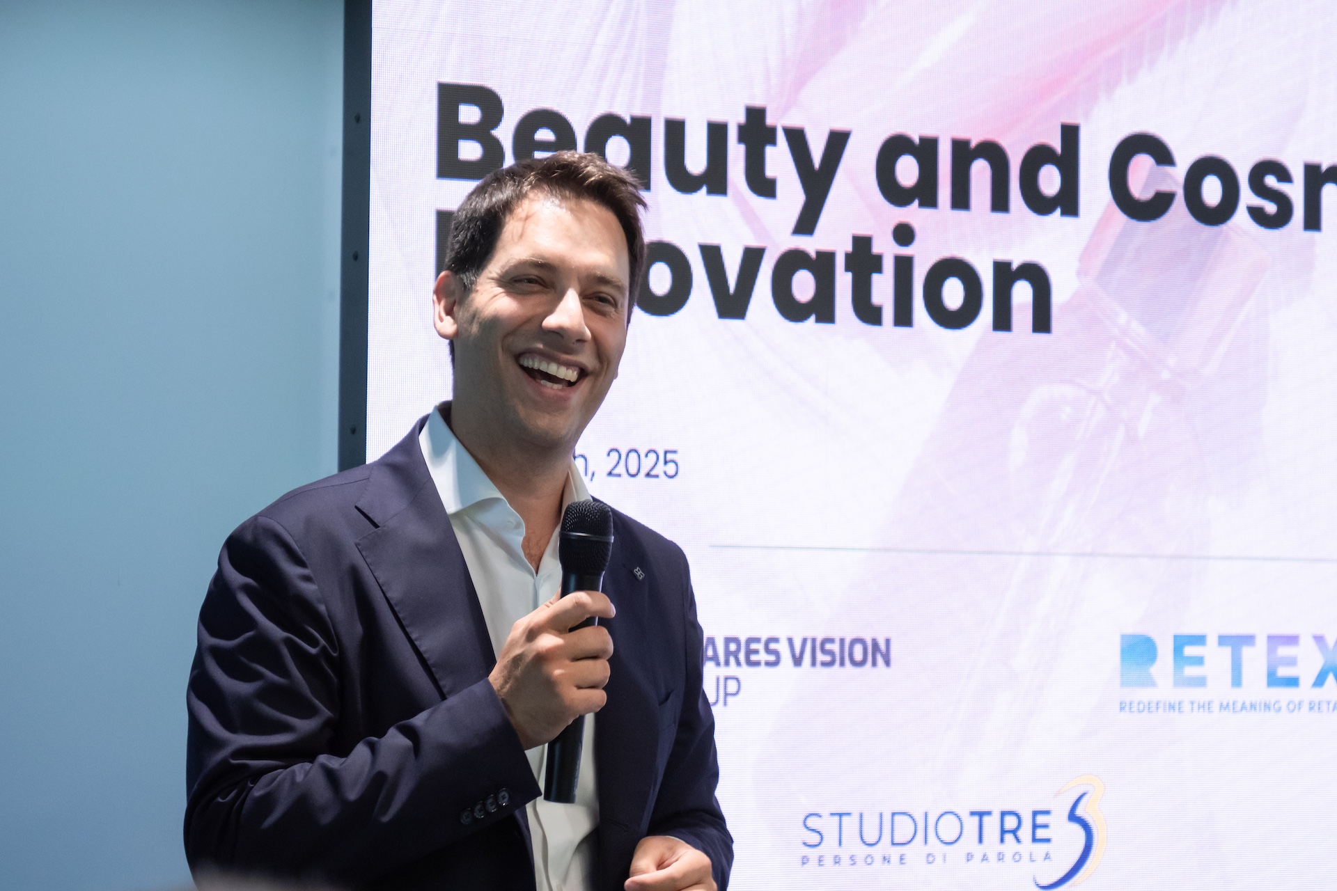 Ritratto di Carlo Terreni, fondatore e CEO di Dagorà, hub svizzero dell’innovazione lifetech che connette imprese, startup e istituzioni per accelerare la trasformazione digitale nel Ticino