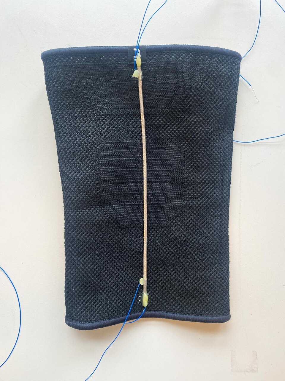 Fibra elettronica estensibile: tecnologia per smart textiles e dispositivi indossabili basati su materiali sensoriali evoluti, integrazione nei tessuti e applicazioni innovative nei settori medicale, sportivo e ricerca scientifica