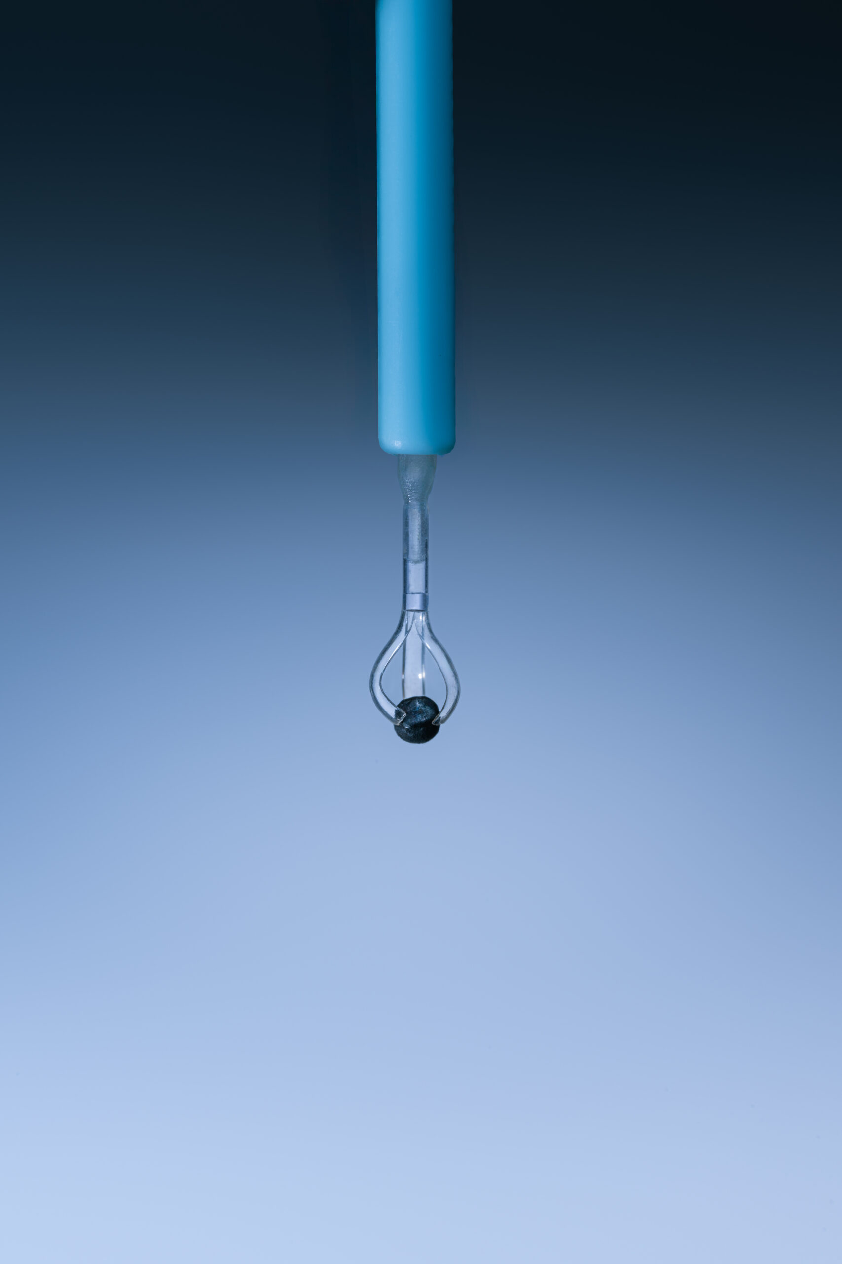 Microrobot magnetici: soluzioni innovative che sfruttano campi magnetici e materiali intelligenti per guidare microdispositivi terapeutici attraverso ambienti anatomici complessi con elevata precisione