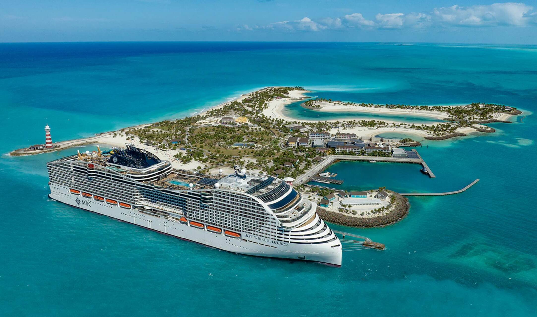Ocean Cay: riserva marina privata trasformata da ex area estrattiva in laboratorio di rigenerazione ecologica, con attenzione a biodiversità, barriere coralline e nuovi approcci al turismo sostenibile globale