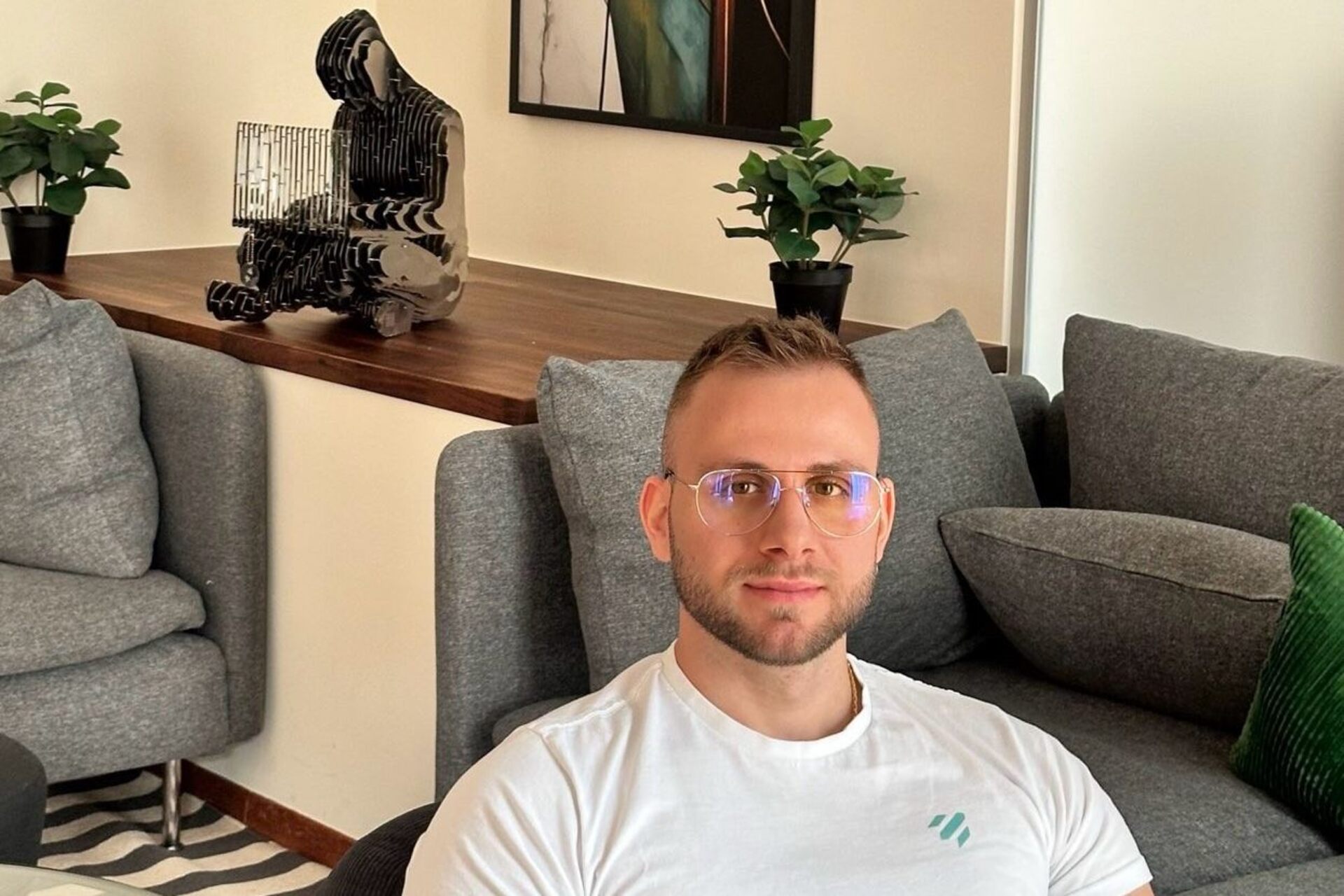 Aron Clementi: leadership imprenditoriale nel mondo blockchain, strategie di espansione industriale, adozione di soluzioni Bitcoin e connessioni tra ricerca, capitale e servizi finanziari