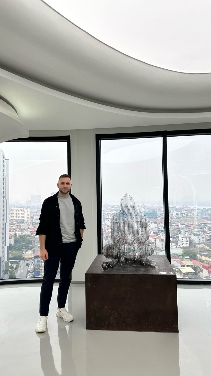 Aron Clementi: percorsi di innovazione nel settore crypto, integrazione tra finanza digitale e sviluppo software, ruolo delle community internazionali e impatto sui modelli economici emergenti