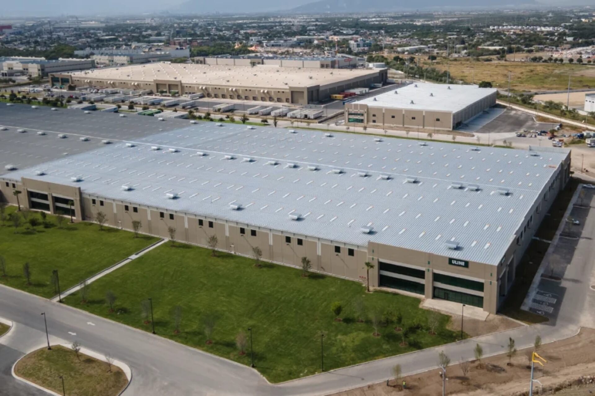 Centri last-mile: nodi logistici strategici per la distribuzione finale delle merci, sempre più centrali nei processi di innovazione della supply chain, nella mobilità urbana e nell’organizzazione delle consegne rapide