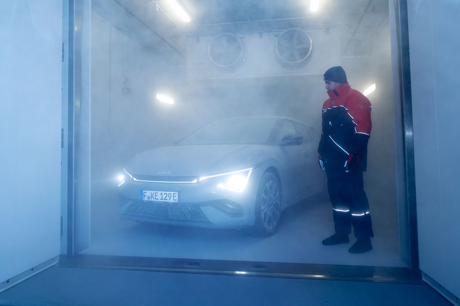 Hyundai R&D: prove su banchi dinamometrici e simulatori per analizzare comportamento del powertrain, consumi energetici e risposta dei sistemi digitali nelle diverse condizioni operative di utilizzo