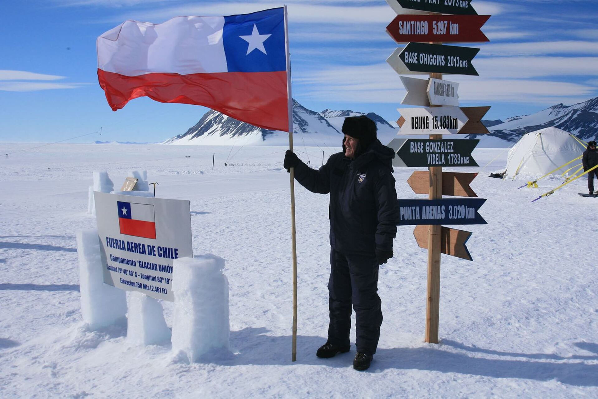Glaciar Unión: base scientifica estiva del Cile in Antartide occidentale, punto avanzato per la ricerca polare, la logistica in ambienti estremi e lo studio dei cambiamenti climatici nelle regioni interne del continente