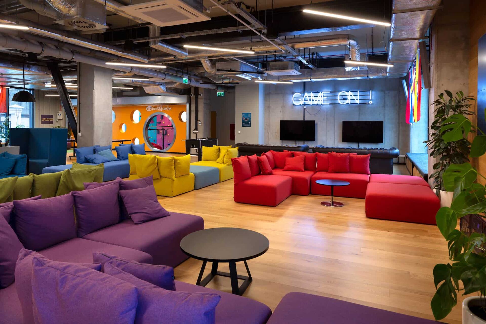 Krakow Technology Park: ecosistema regionale che supporta startup e PMI con infrastrutture, programmi di accelerazione e progetti di living lab per testare soluzioni in contesti reali