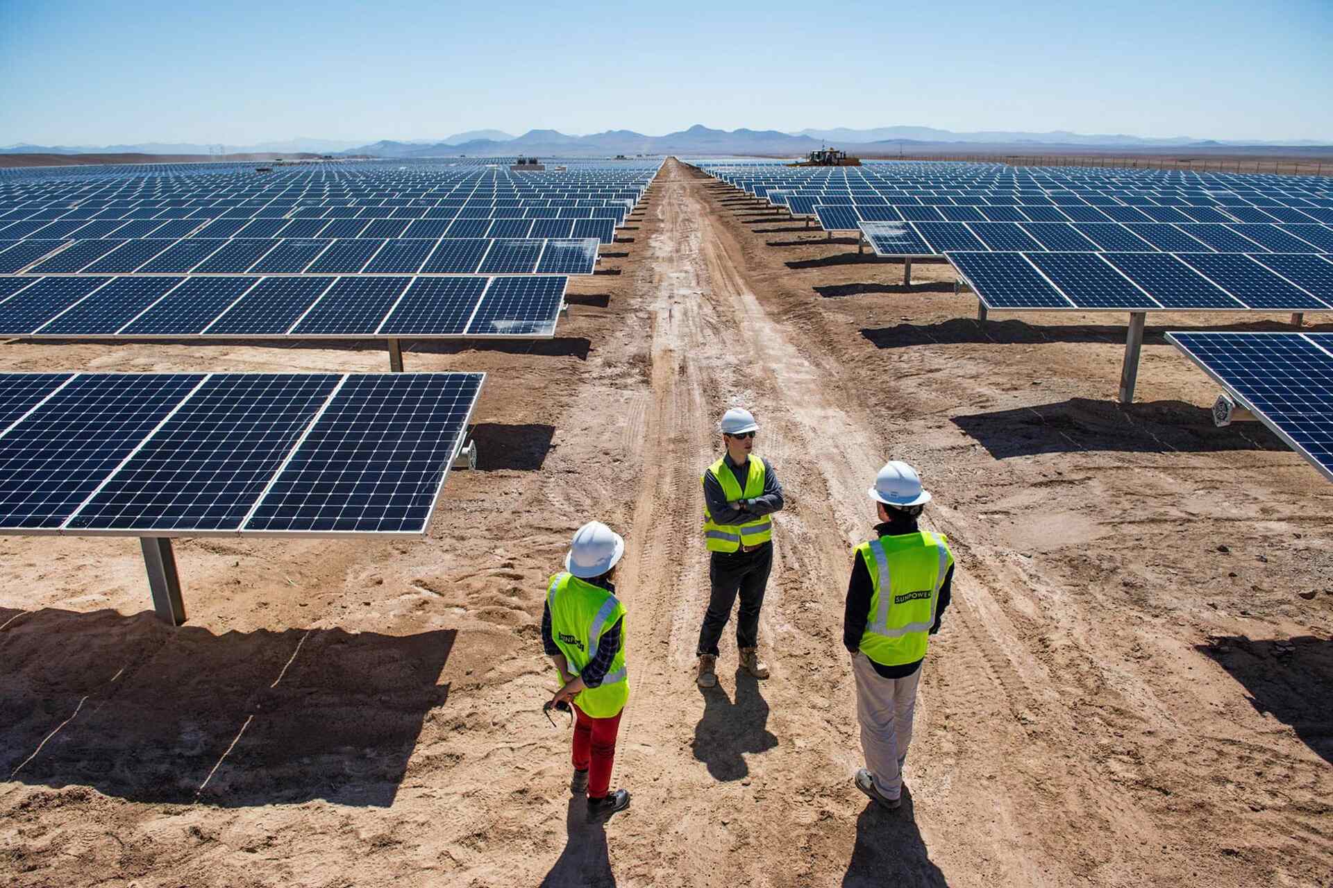 Tamanrasset: impianti fotovoltaici e infrastrutture energetiche nel Sahara algerino a supporto di reti isolate, microreti e servizi essenziali, con soluzioni rinnovabili pensate per climi estremi e territori off-grid