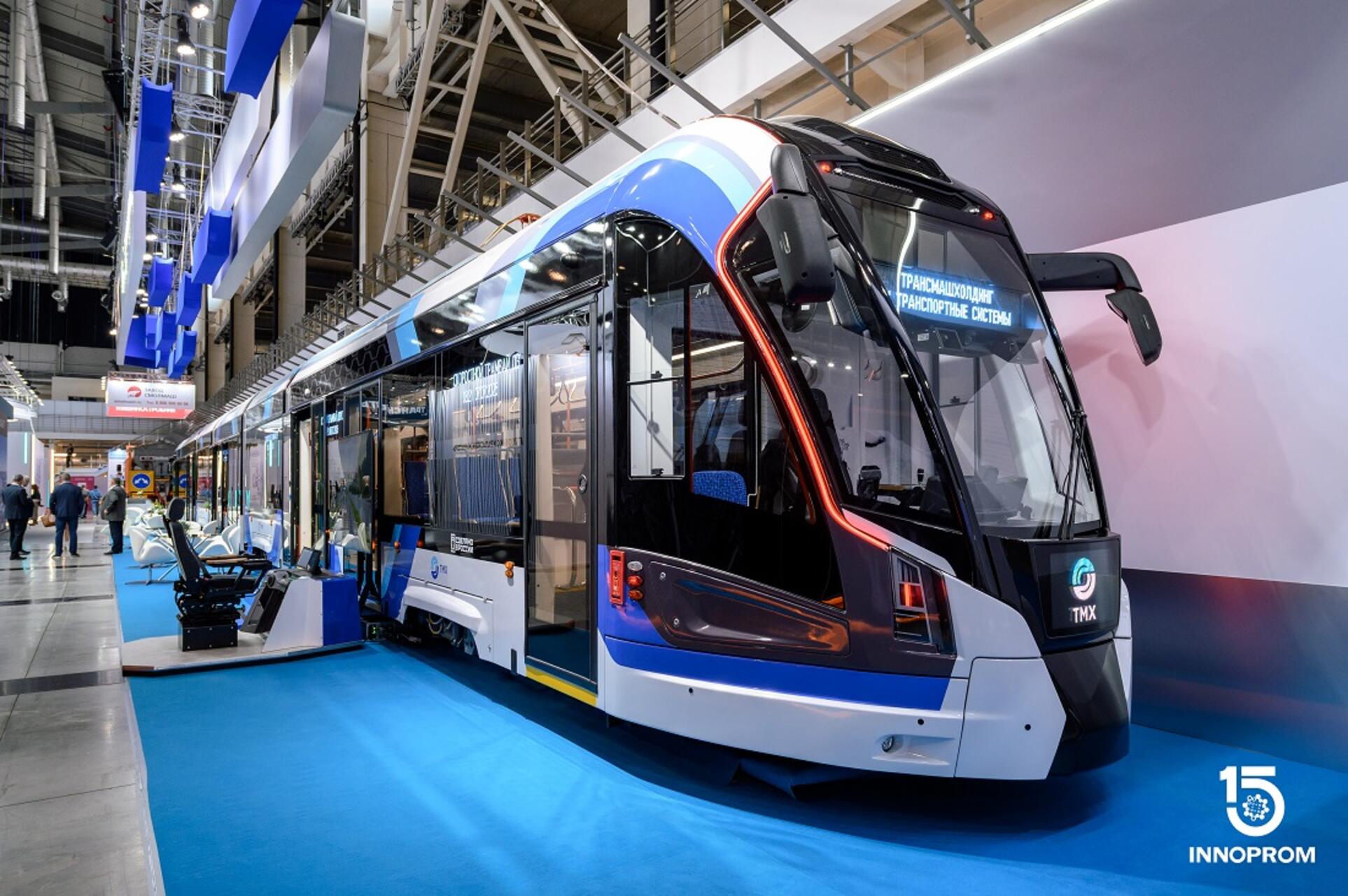 Tram ad alta velocità: soluzioni di mobilità urbana su rotaia progettate per aumentare capacità, affidabilità e integrazione con le reti esistenti, combinando innovazione tecnologica, comfort dei passeggeri e sviluppo industriale locale