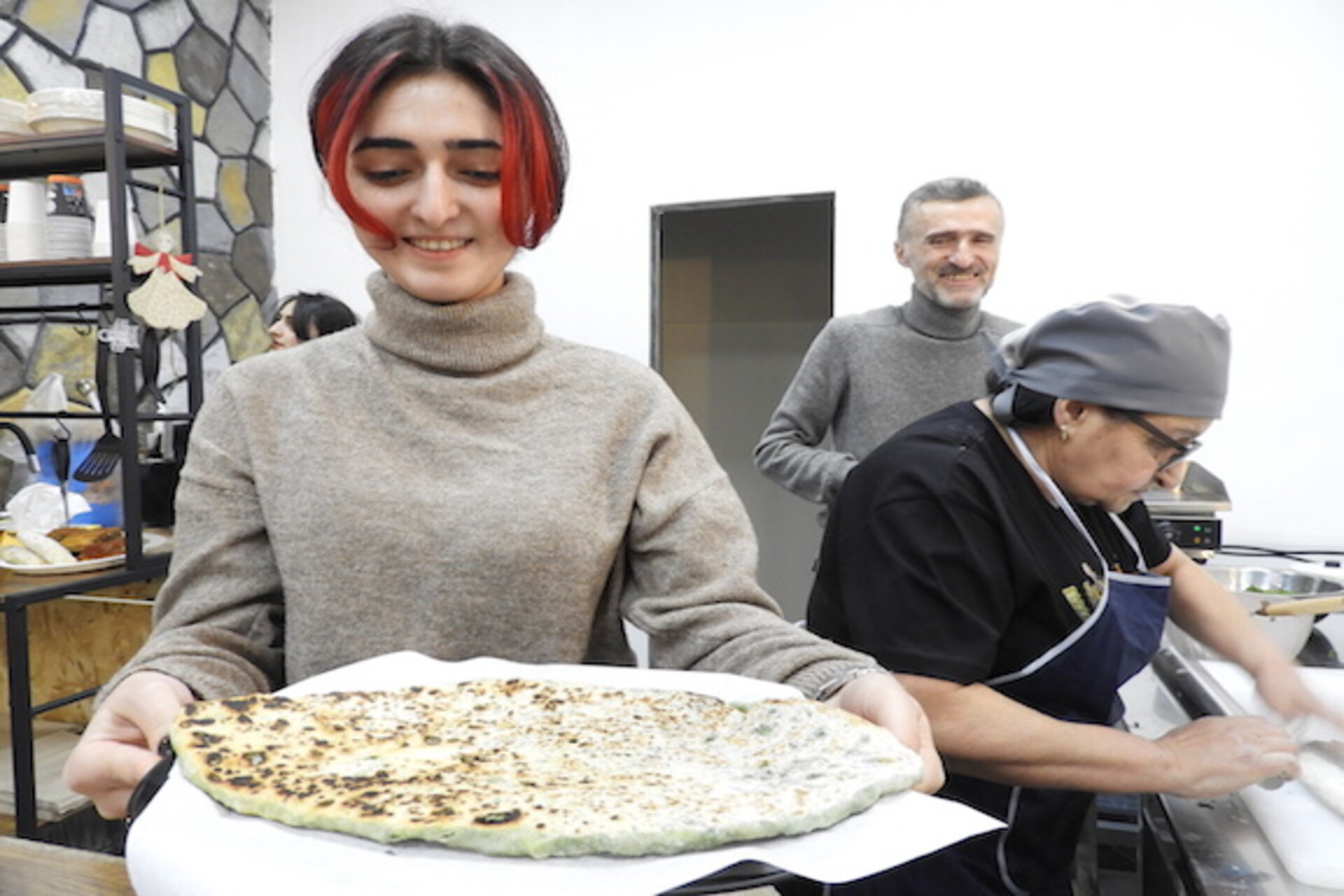 Rifugiati artsakhi: famiglie in fase di reinsediamento in Armenia partecipano a programmi di integrazione, formazione professionale e supporto sociale, con attenzione a lavoro, istruzione dei minori e servizi essenziali