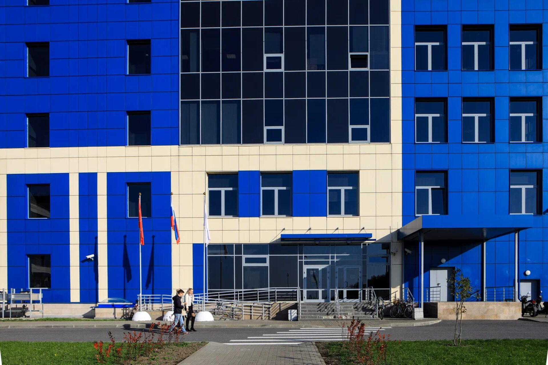 San Pietroburgo: ambiente urbano con connessioni logistiche, aree produttive e servizi per le imprese che sostengono la crescita di progetti industriali, ricerca applicata e sviluppo economico territoriale