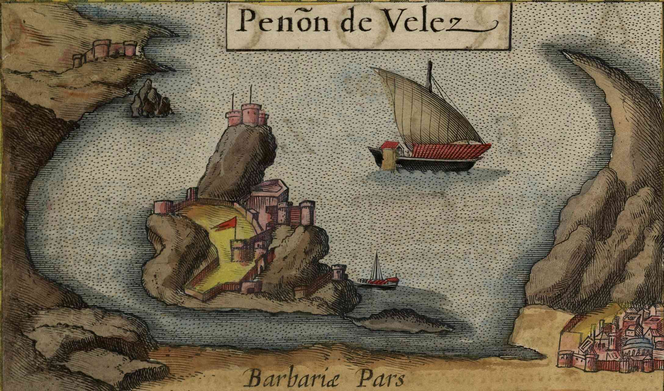 Peñón de Vélez: veduta panoramica della penisola rocciosa al confine tra Spagna e Marocco, con installazioni militari, bandiera nazionale e costa nordafricana sullo sfondo nel Mediterraneo occidentale