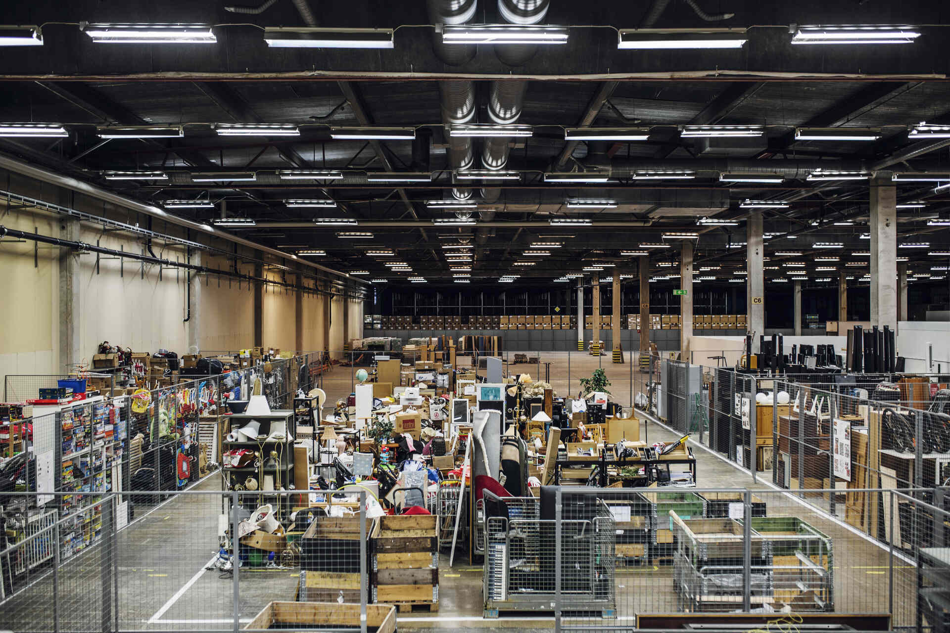 ReTuna: mall sostenibile accanto a un impianto di riciclo municipale, modello innovativo di economia urbana basato su selezione, riparazione e rivendita di beni usati e rigenerati