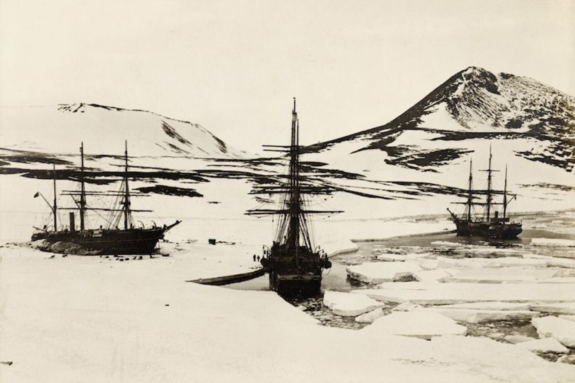Scott Island: isola vulcanica remota del Mare di Ross in Antartide, ambiente estremo usato come riferimento per ricerca scientifica, monitoraggio climatico, sensoristica autonoma e tecnologie di osservazione polare avanzata