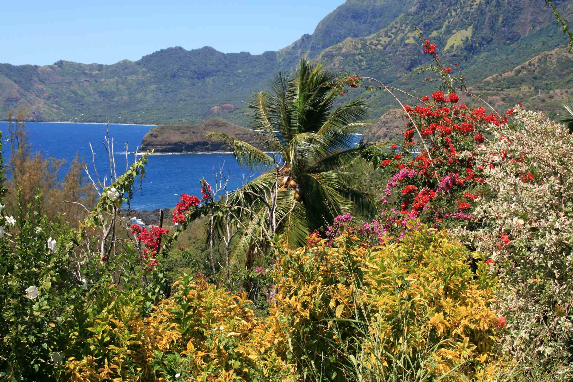Te Henua Enata: arcipelago delle Isole Marchesi con paesaggi naturali e siti culturali, esempio di tutela integrata tra biodiversità, patrimonio archeologico, comunità locali e modelli innovativi di gestione territoriale