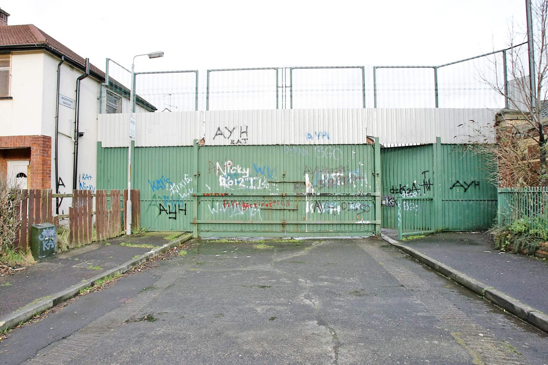 Belfast: progetto di innovazione civica utilizza realtà aumentata e visualizzazioni digitali per aiutare cittadini e comunità locali a immaginare scenari urbani alternativi alla presenza delle peace walls nei quartieri della città