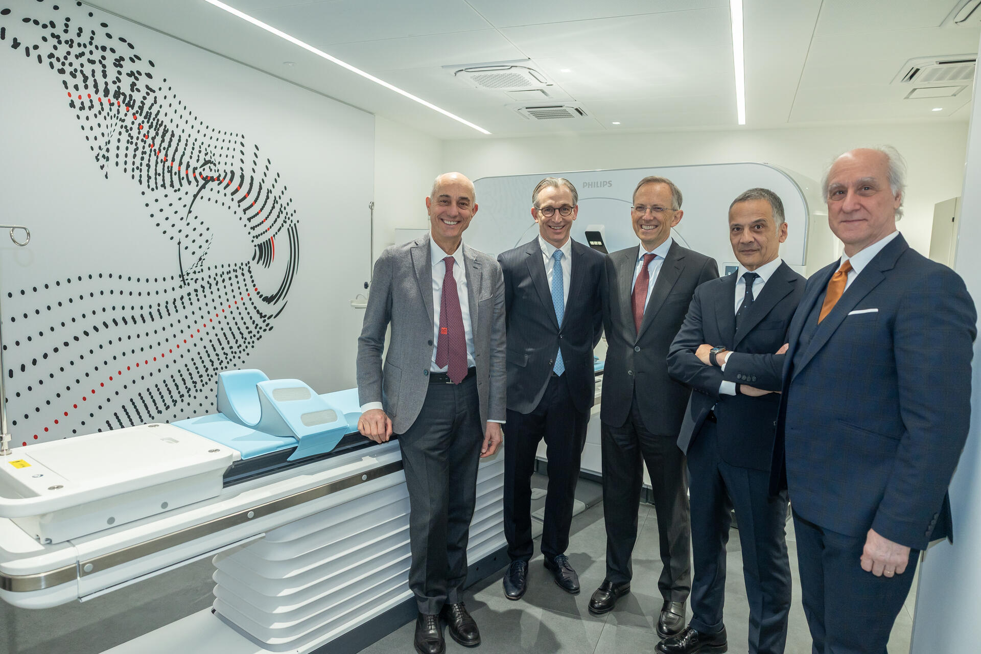 Ferrari Diagnostisch Centrum: Geavanceerde medische infrastructuur gebouwd in Maranello om technologie, klinische expertise en lokaal bestuur te integreren in een duurzaam zorgsysteem.