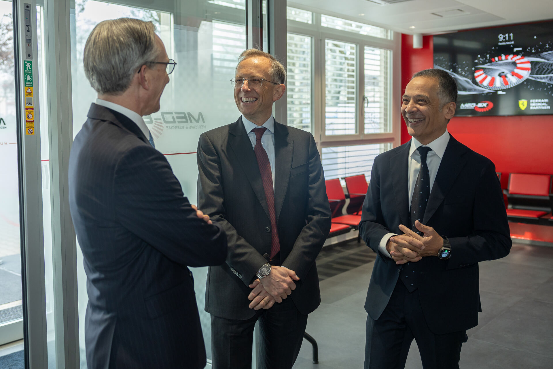 Ferrari Diagnostisch Centrum: een hightech zorgcentrum in Maranello met MRI, spectrale CT en digitale mammografie, geïntegreerd in het openbare zorgsysteem ter verbetering van preventie, screening en lokale diagnostiek.