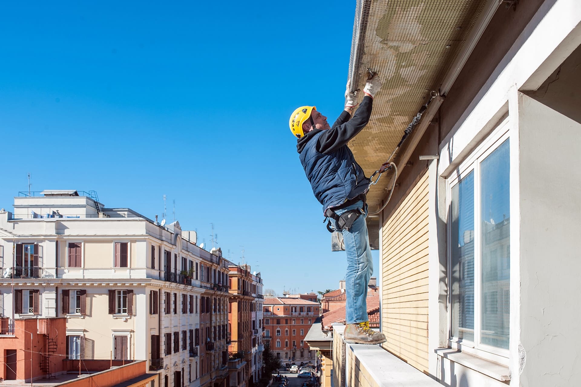Sistemi anticaduta: con la nuova norma la sicurezza si fa misurabile