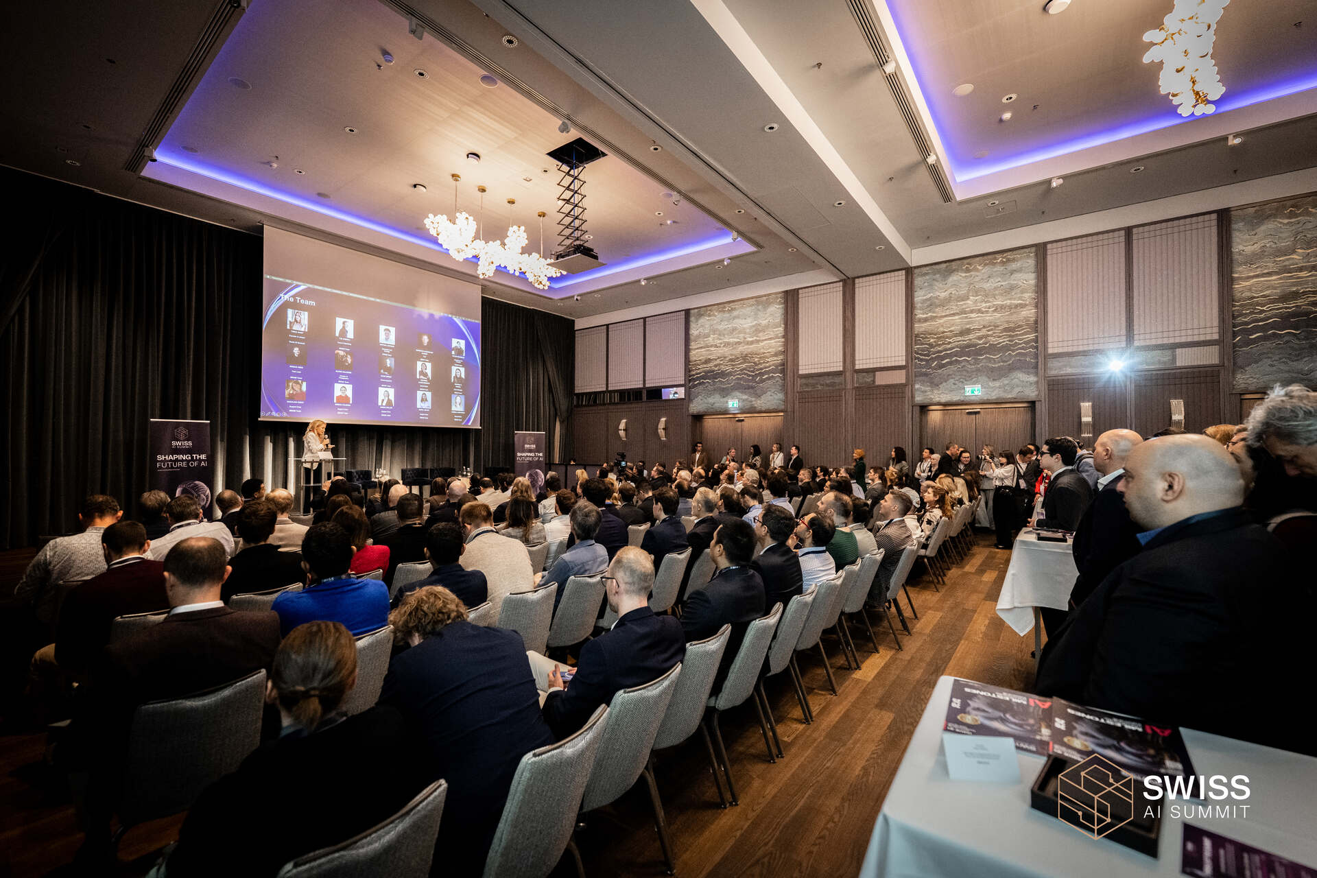 Timea Nagy: professionista nel campo dell’intelligenza artificiale e della data privacy, fondatrice dello Swiss AI Summit, impegnata nello sviluppo di strategie che collegano innovazione tecnologica e applicazioni aziendali