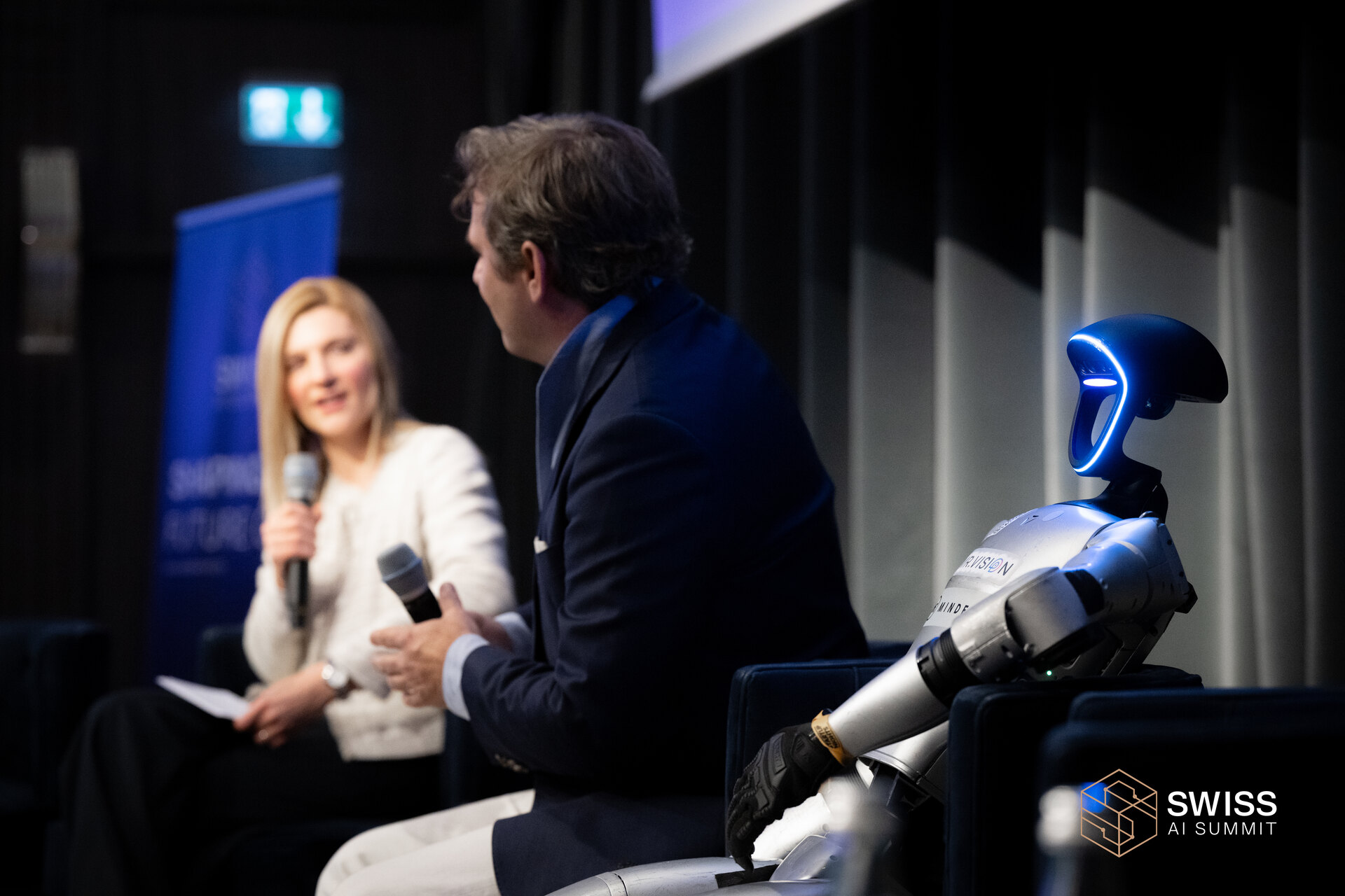 Timea Nagy: professionista nel campo dell’intelligenza artificiale e della data privacy, fondatrice dello Swiss AI Summit, impegnata nello sviluppo di strategie che collegano innovazione tecnologica e applicazioni aziendali