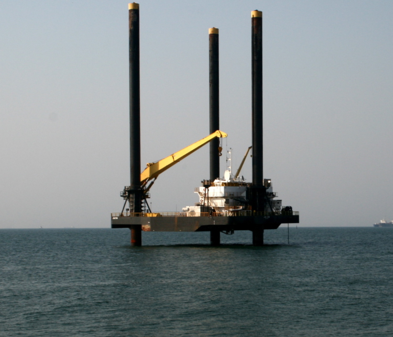 Metano offshore: impianti oil and gas al largo dell’Angola osservati dal DLR per studiare emissioni, dispersioni e qualità del monitoraggio ambientale nel settore energetico
