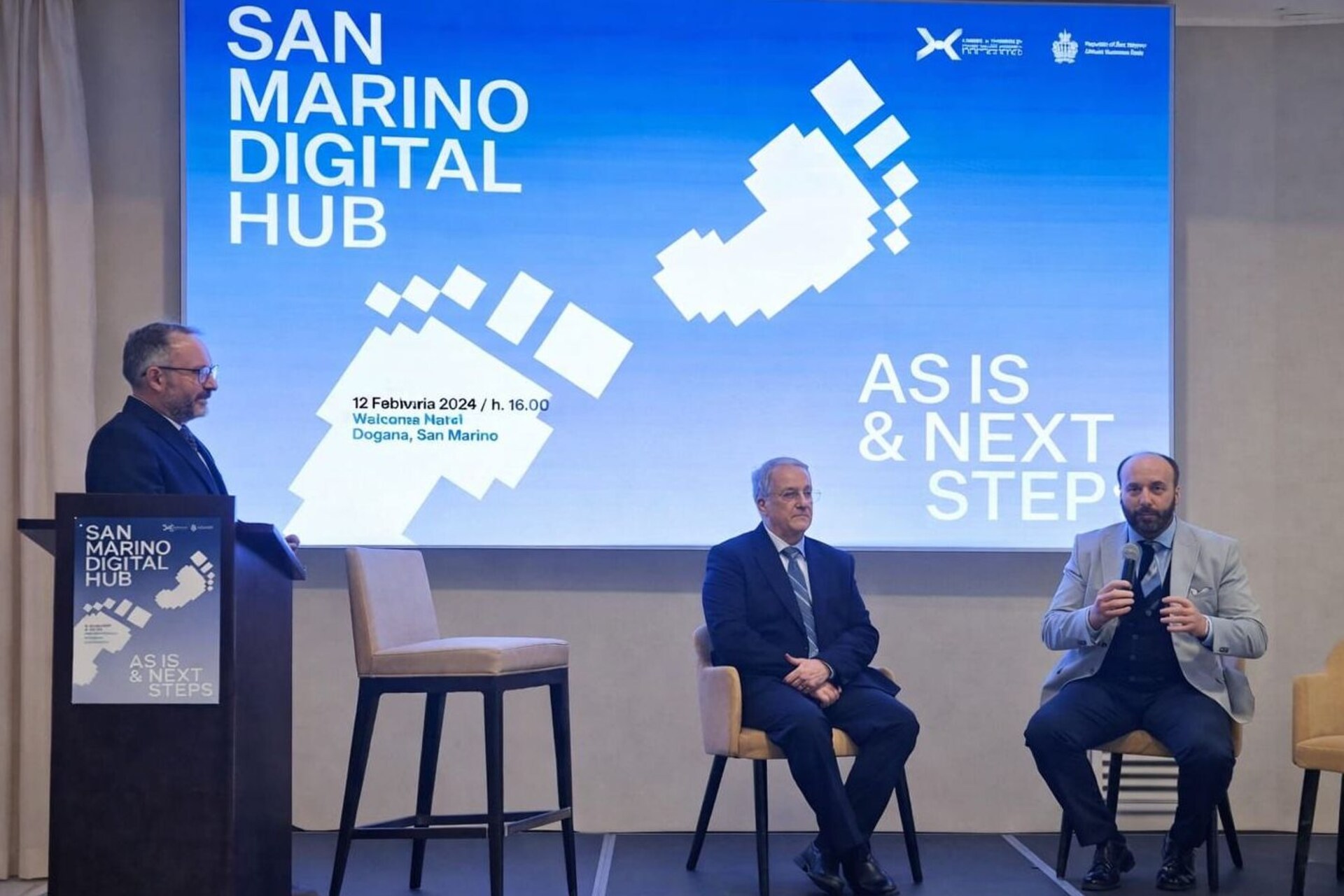 San Marino: evento istituzionale dedicato a innovazione, imprese e trasformazione digitale, con relatori sul palco, pubblico in sala e focus sul Digital HUB come leva per crescita, regole agili e competitività