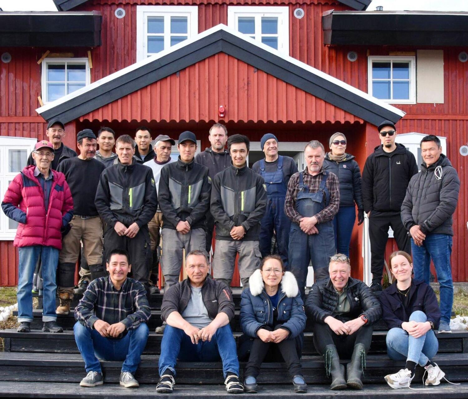 Dansk Arktisk Station: Renoveret infrastruktur midt i is, klimaforskning og feltliv i Grønland, med rum designet til studerende, forskere og miljøobservation.