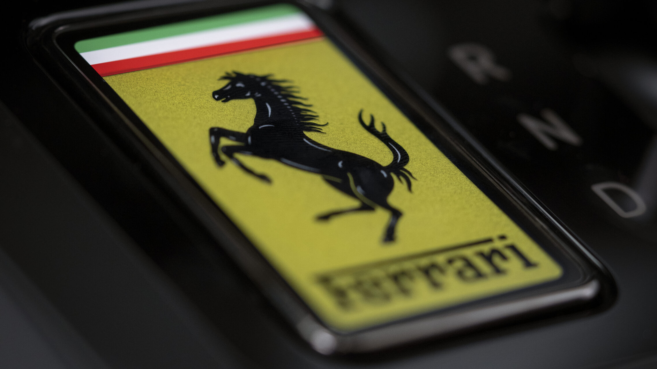 Ferrari Luce: en elektrisk Ferrari-bil med raffineret design, innovativ arkitektur og et interiør med fokus på komfort, opkoblingsmuligheder og køreoplevelse